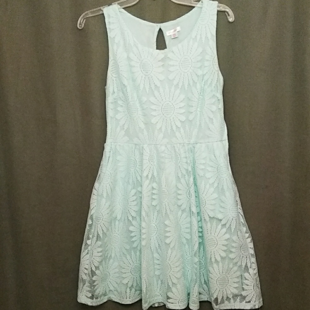 Dress - Picture 2 of 7